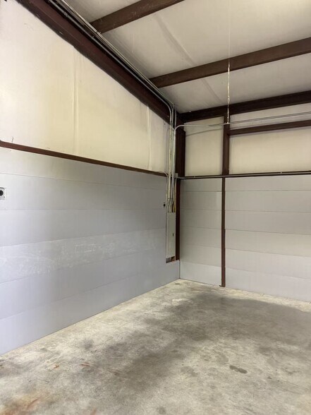 More Photos Of 382 Ranch Trl, Rockwall Warehouse For Sale