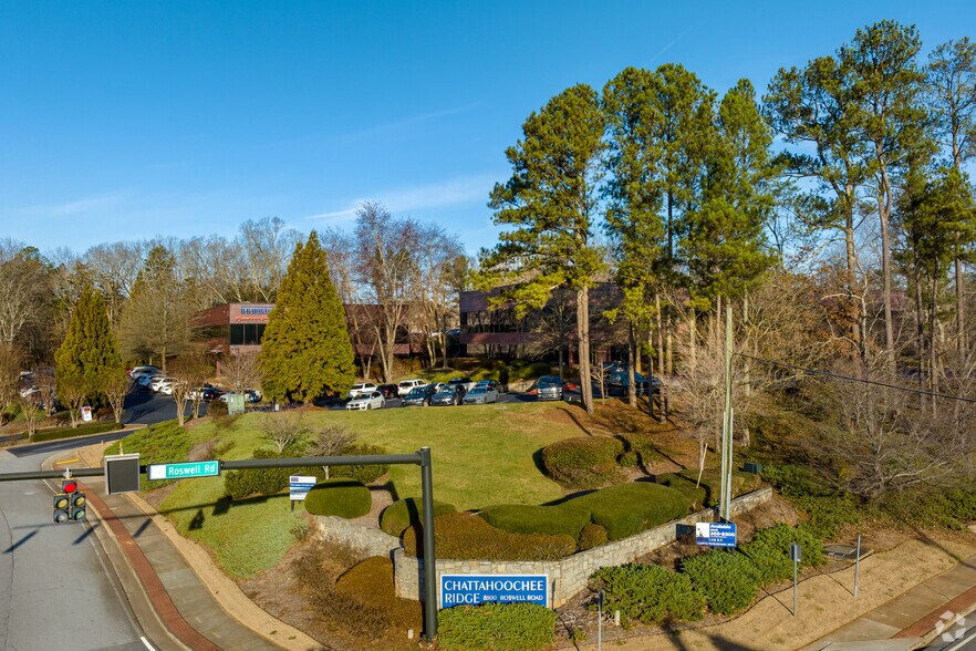 More Photos Of 8800 Roswell Rd, Atlanta Office For Sale