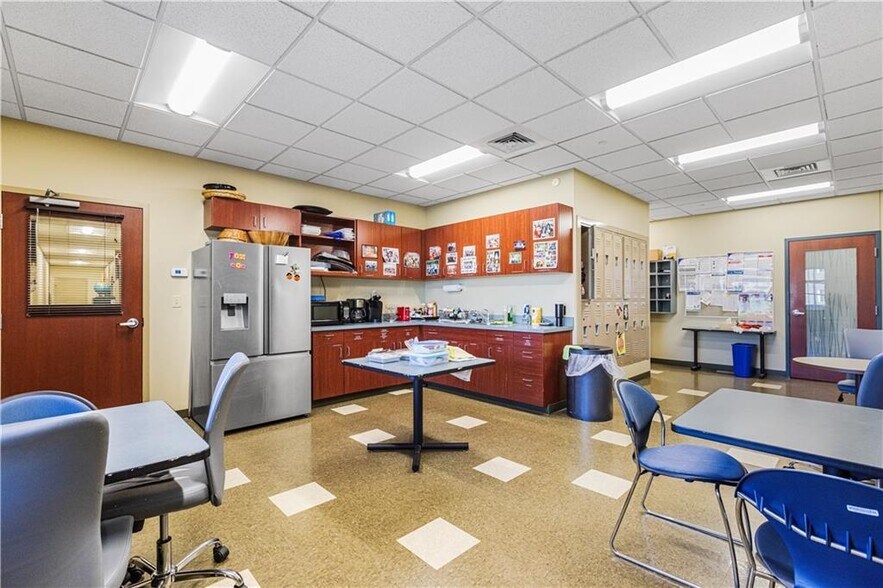 More Photos Of 1900 Belt hwy, Saint Joseph Department Store For Sale