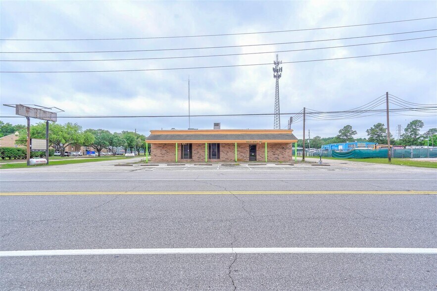 More Photos Of 6801 Highway Blvd, Katy Freestanding For Sale
