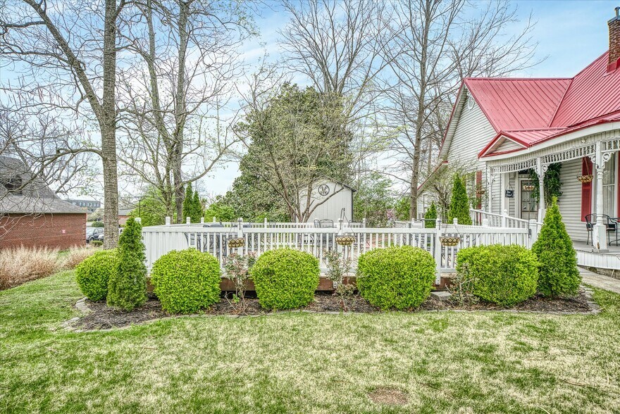 More Photos Of 232 N Peachtree Ave, Cookeville Restaurant For Sale