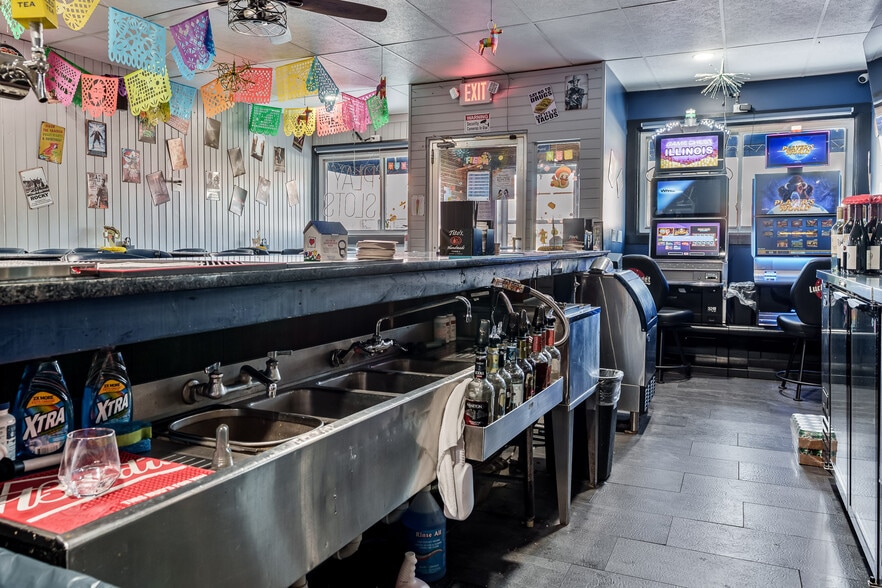 More Photos Of 415 N Center St, Durand General Retail For Sale