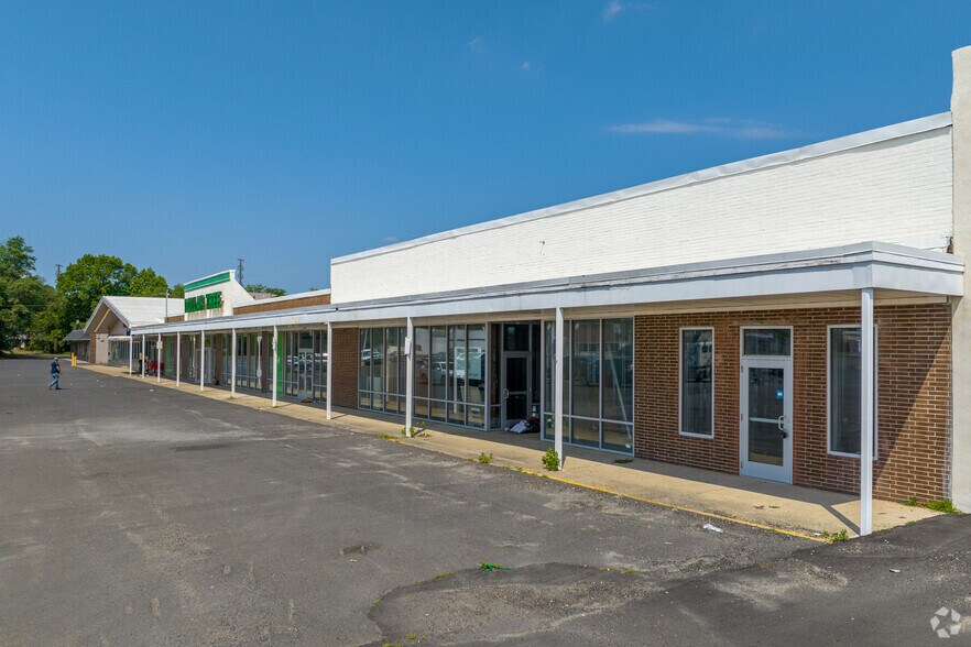 More Photos Of 545 W Broad St, Paulsboro Storefront For Sale