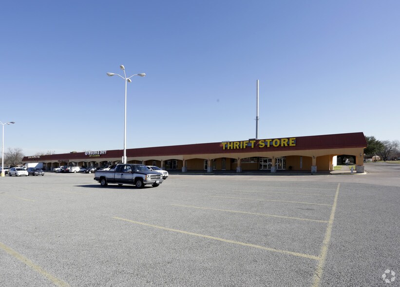 More Photos Of 3110-3160 Saturn Rd, Garland Unknown For Lease