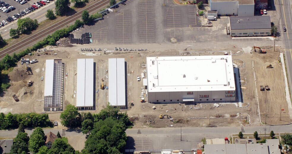 More Photos Of 71 Bishop St, Framingham Self Storage For Lease