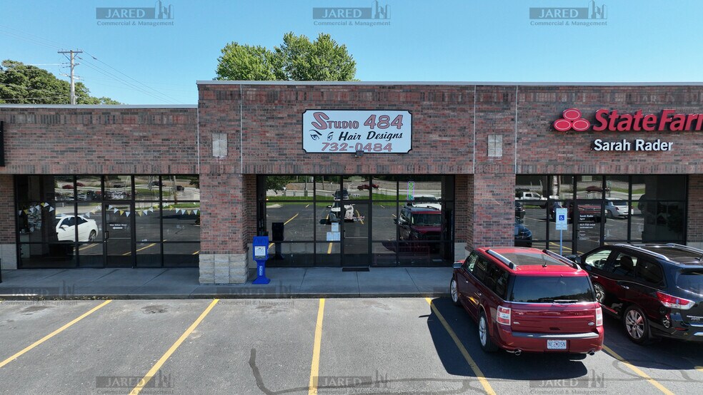 More Photos Of 1600-1694 US Highway 60 E, Republic Storefront Retail Office For Lease