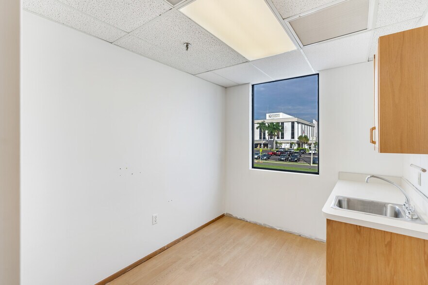 More Photos Of 2525 Harbor Blvd, Port Charlotte Medical For Sale