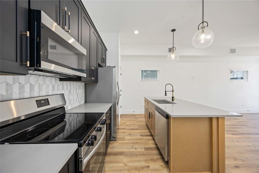 More Photos Of 8009 Cora st, Houston Multifamily For Sale