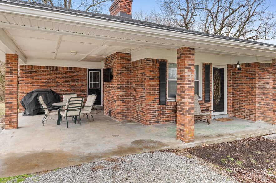 More Photos Of 3625 New Shepherdsville Rd, Bardstown Flex For Sale