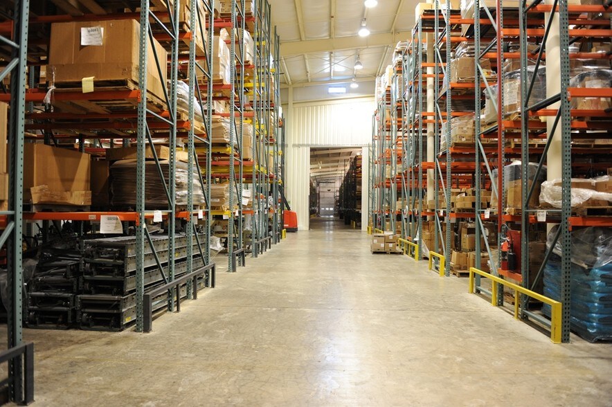 More Photos Of 102 N Sundale Rd, Norwich Warehouse For Sale