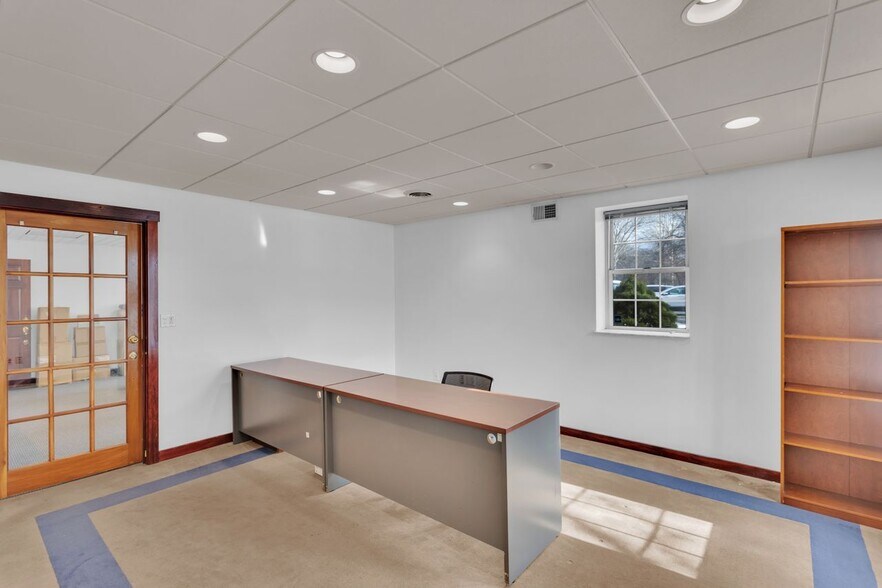 More Photos Of 1106 Ohio River Blvd, Sewickley Office For Sale