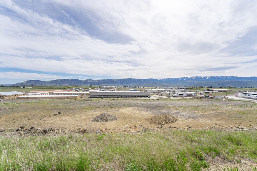 More Photos Of 501 Urban Industrial Way, East Wenatchee Land For Sale