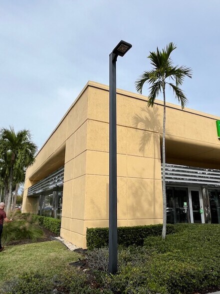 More Photos Of 3325 W Hillsboro Blvd, Deerfield Beach Bank For Lease