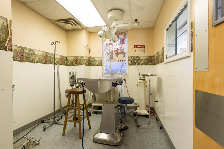 More Photos Of 4 E Glenolden Ave, Glenolden Office For Sale