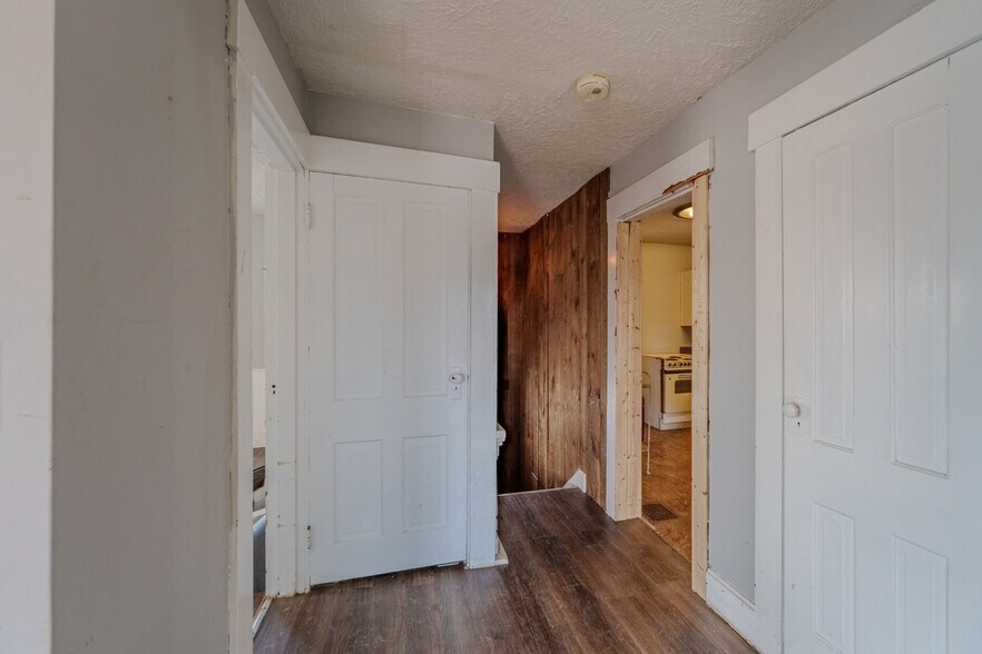 More Photos Of 101 W National Rd, Englewood Freestanding For Sale