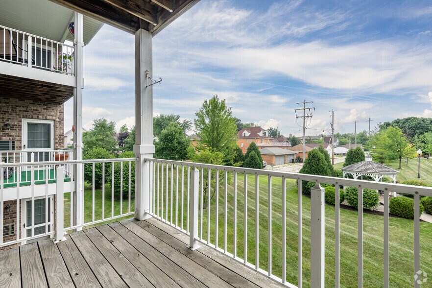 More Photos Of 2409 10th Ave, South Milwaukee Apartments For Sale