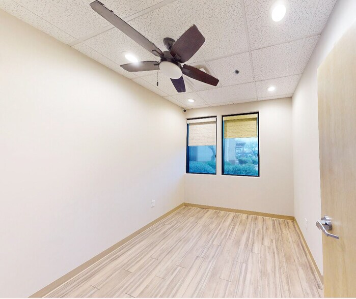 More Photos Of 34406 N 27th Dr, Phoenix Medical For Lease