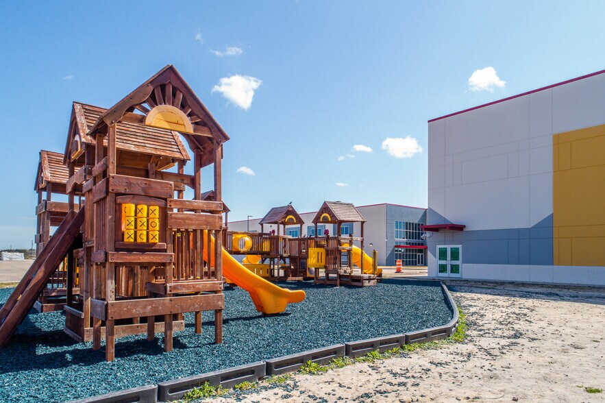 More Photos Of 6609 Evans Rd, Corpus Christi Schools For Sale