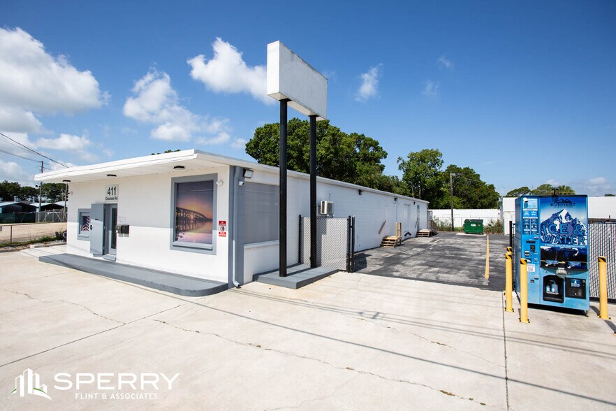 More Photos Of 411 Clearlake Rd, Cocoa Flex For Sale
