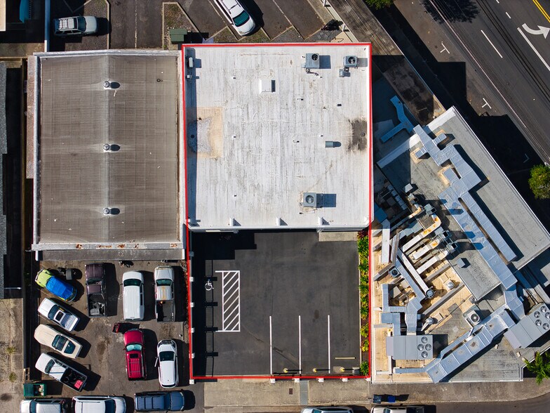 More Photos Of 3113 Olu St, Honolulu Office For Sale