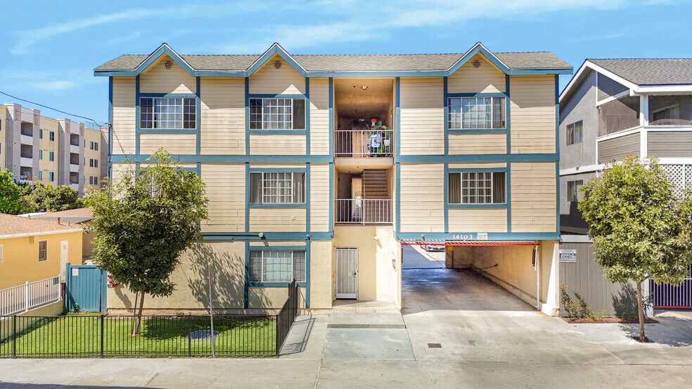 More Photos Of 14037 Cerise Ave, Hawthorne Apartments For Sale