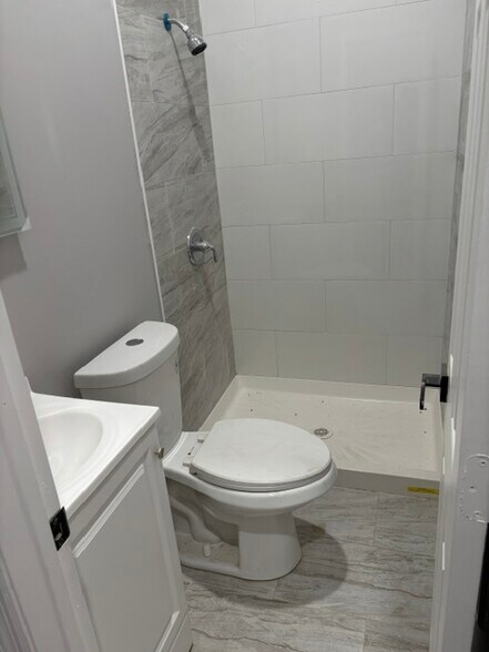 More Photos Of 1557 Mount Ephraim Ave, Camden Apartments For Sale