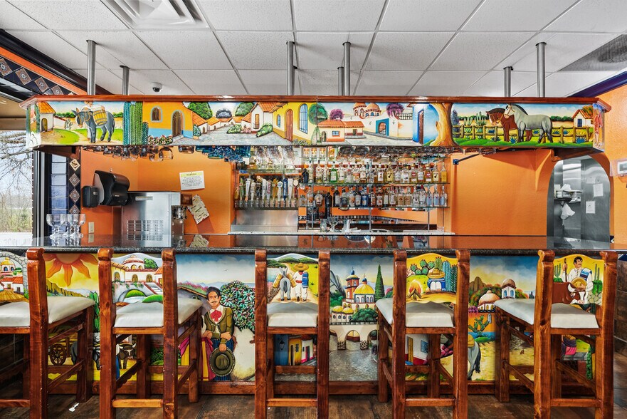 More Photos Of 1420 Interstate Dr, Cookeville Restaurant For Sale