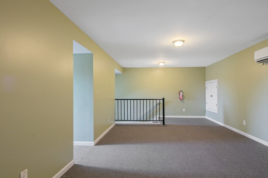 More Photos Of 581 Executive Pl, Fayetteville Office For Sale