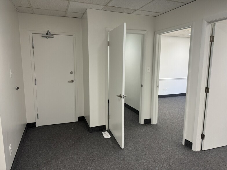 More Photos Of 5134-5148 Leesburg Pike, Alexandria Medical For Sale