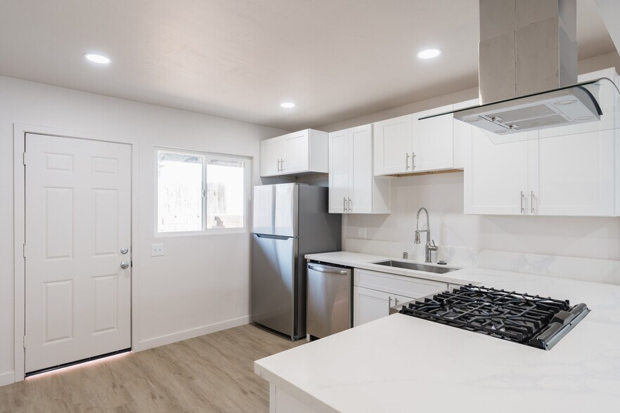 More Photos Of 134-138 5th Ave, Chula Vista Apartments For Sale