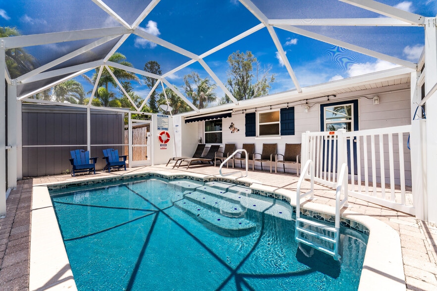 More Photos Of 1130 Gulf Blvd, Englewood Apartments For Sale