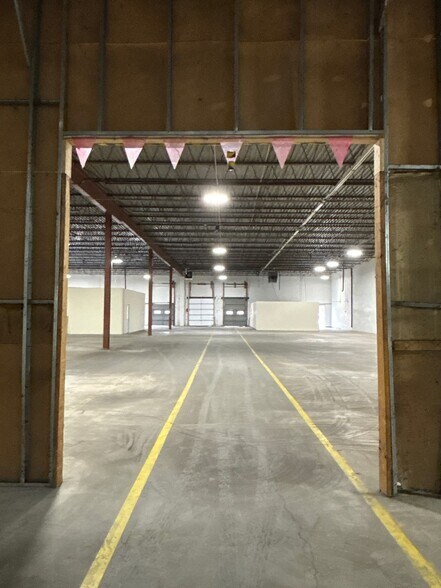More Photos Of 6741 Old Collamer Rd, East Syracuse Warehouse For Lease