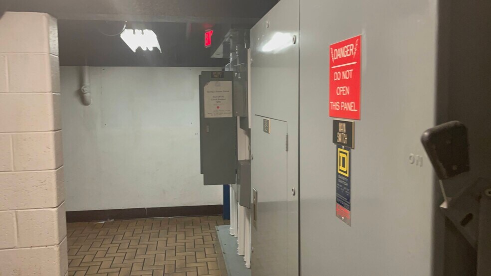 More Photos Of 17431 Dix Rd, Melvindale Fast Food For Lease