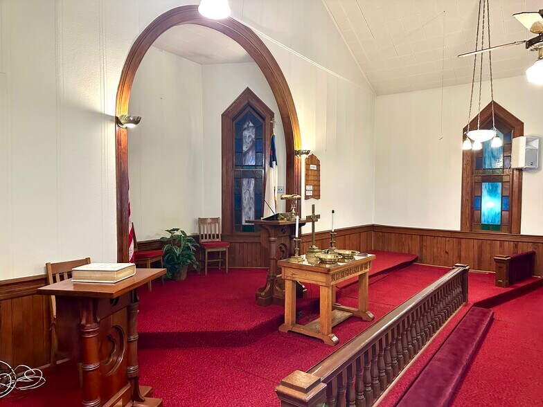 More Photos Of 206 Church St, Vienna Religious Facility For Sale