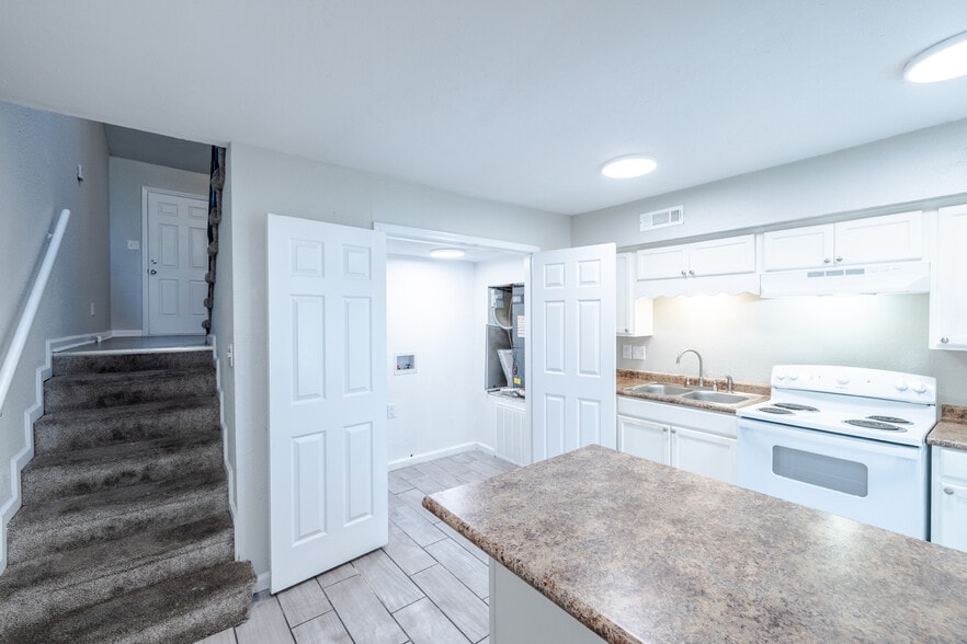 More Photos Of 961 Old Hickory Blvd, Jackson Apartments For Sale