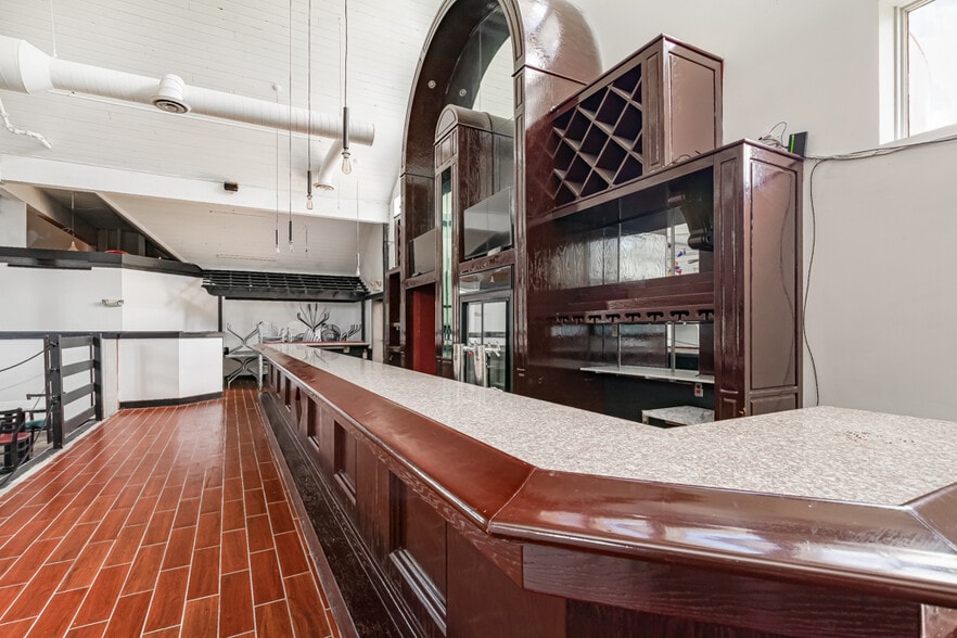 More Photos Of 5855 Frantz Rd, Dublin Restaurant For Sale