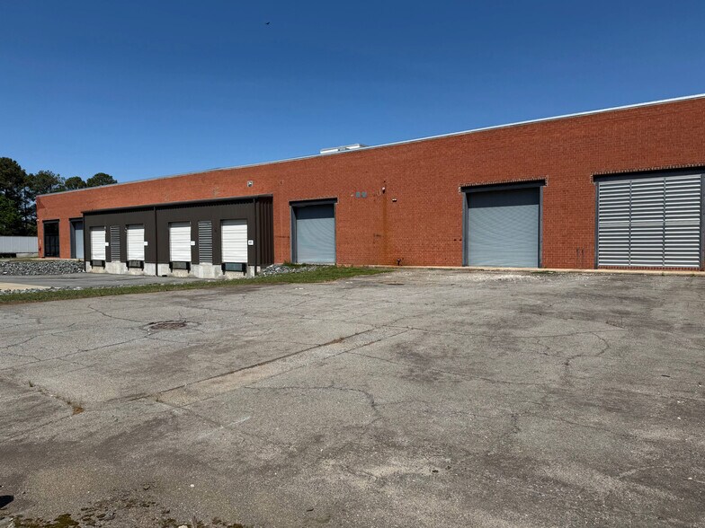 More Photos Of 401 W Hanes Mill Rd, Winston-Salem Manufacturing For Lease
