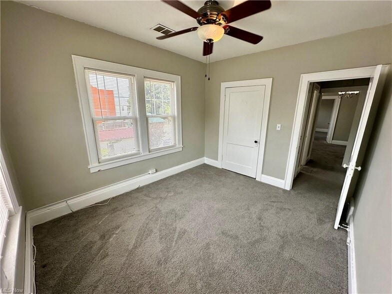 More Photos Of 17020 Madison Ave, Lakewood Flex For Sale