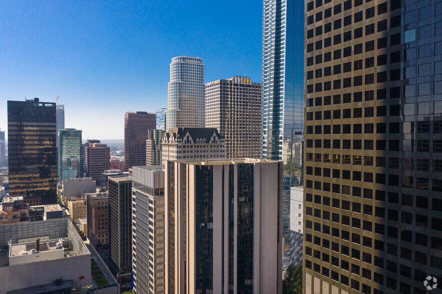 More Photos Of 800 W 6th St, Los Angeles Office For Lease