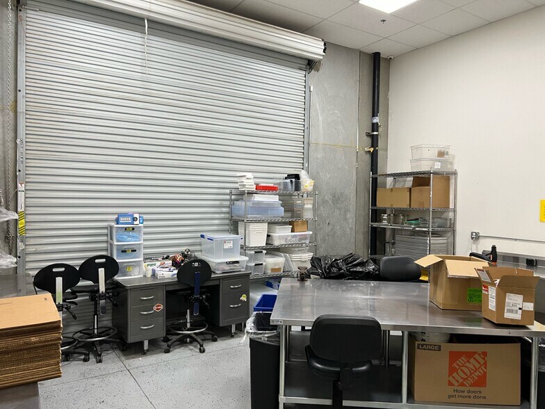 More Photos Of 1030 N D St, Sacramento Light Manufacturing For Lease