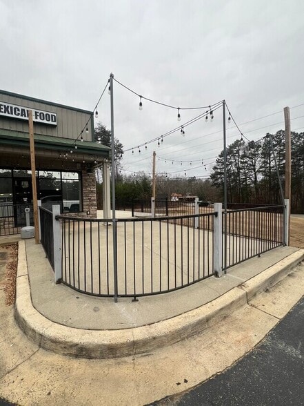 Primary Photo Of 10150 Ball Ground Rd, Ball Ground General Retail For Lease