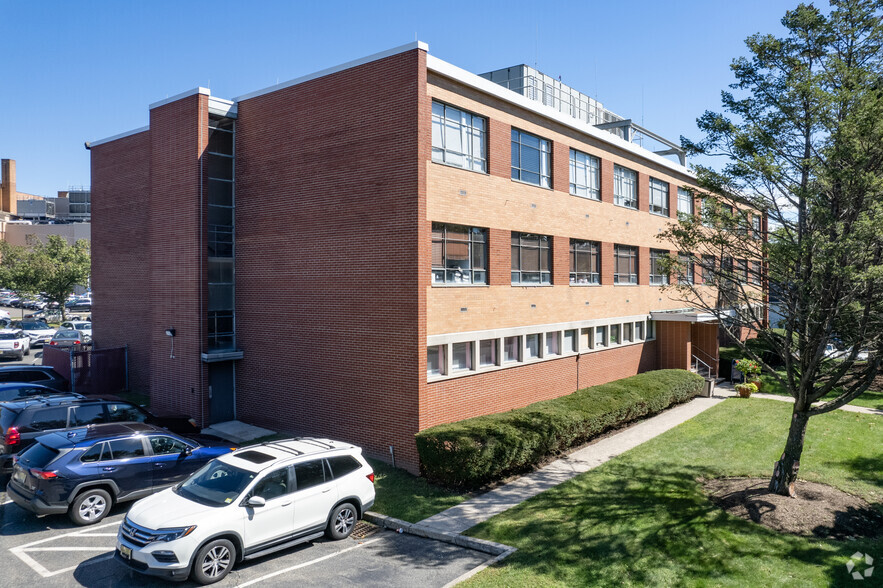 Primary Photo Of 50 Newark Ave, Belleville Medical For Lease