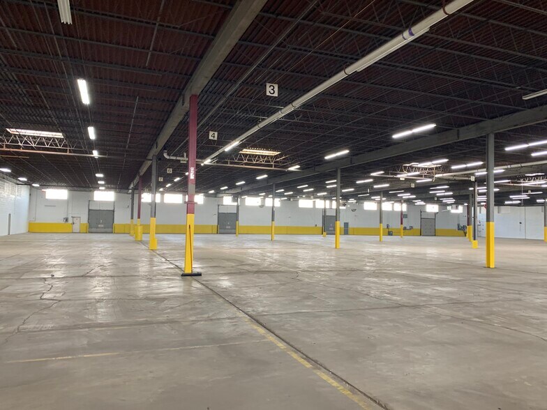 More Photos Of 11608 Copenhagen Ct, Franklin Park Warehouse For Lease