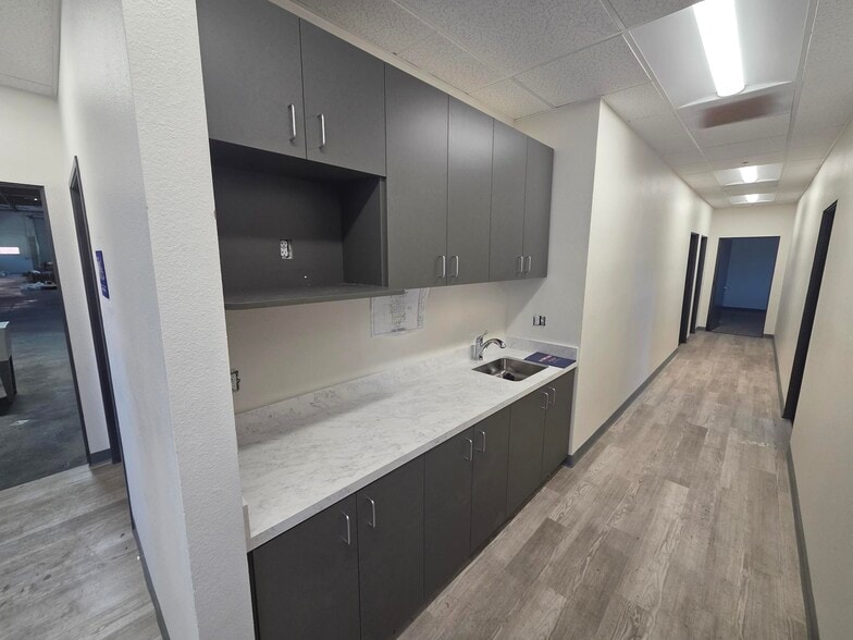 More Photos Of 1207 W Jon St, Torrance Warehouse For Lease
