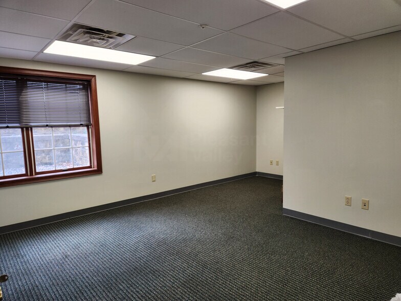 More Photos Of 1892 Georgetown Rd, Hudson Medical For Lease