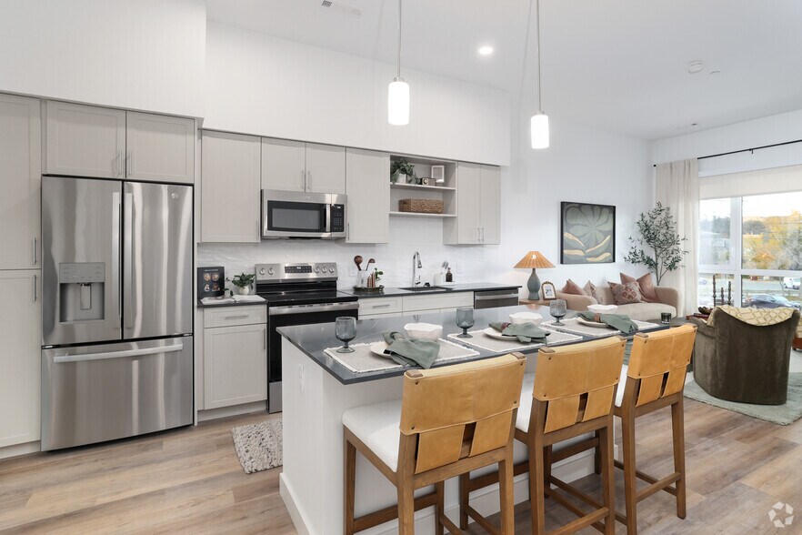 More Photos Of 266 Canal St, Salem Apartments For Lease