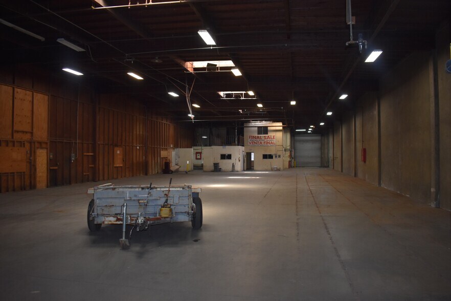 More Photos Of 4630 Cecelia St, Cudahy Warehouse For Lease