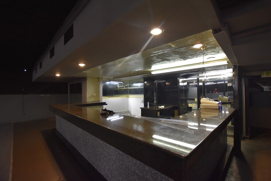 More Photos Of 921 Texas Ave, Texas City Service For Sale