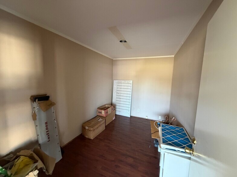 More Photos Of 1913 US 41 Hwy SW, Calhoun Flex For Lease