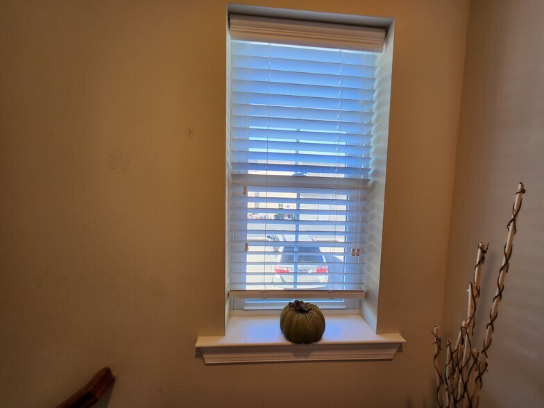 More Photos Of 1901 Pennview Rd, Havertown Flex For Sale